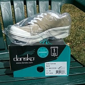 Veda canvas Dansko clog